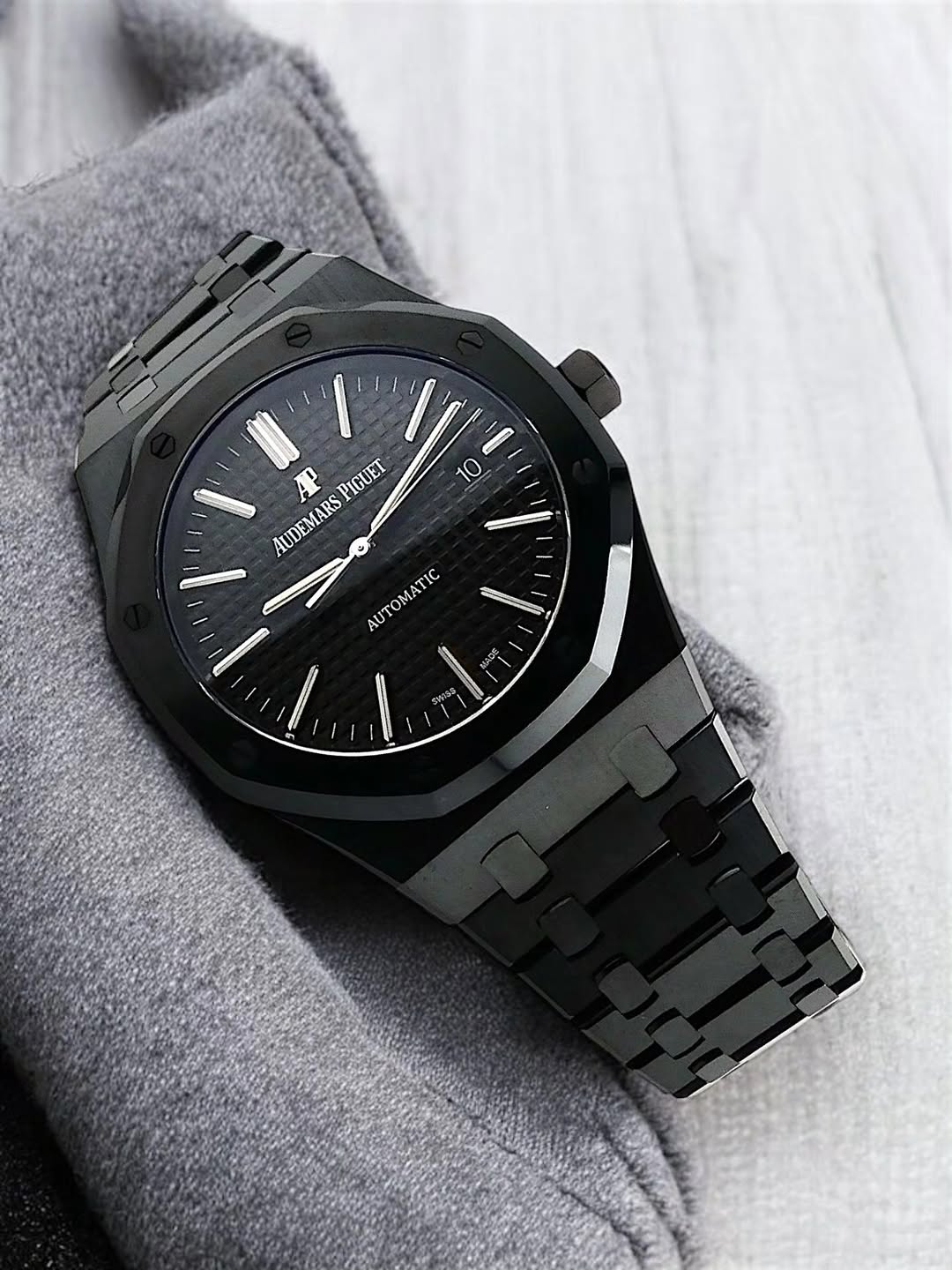 Premium Black Stainless Steel Automatic Watch Black Textured Dial Integrated Bracelet Luxury Watch – Men