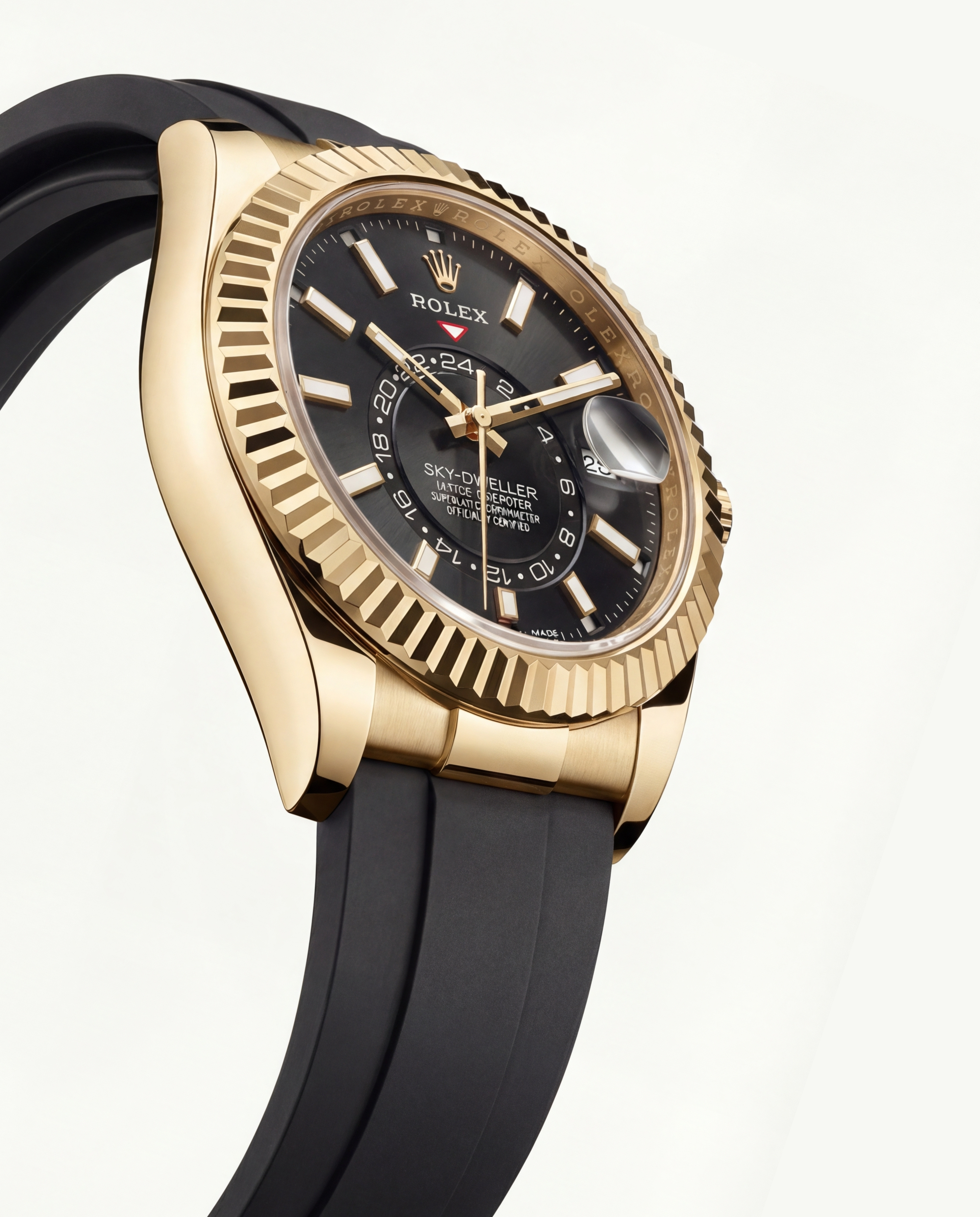 Black Dial Gold Fluted Bezel Luxury Men’s Watch with Rubber Strap