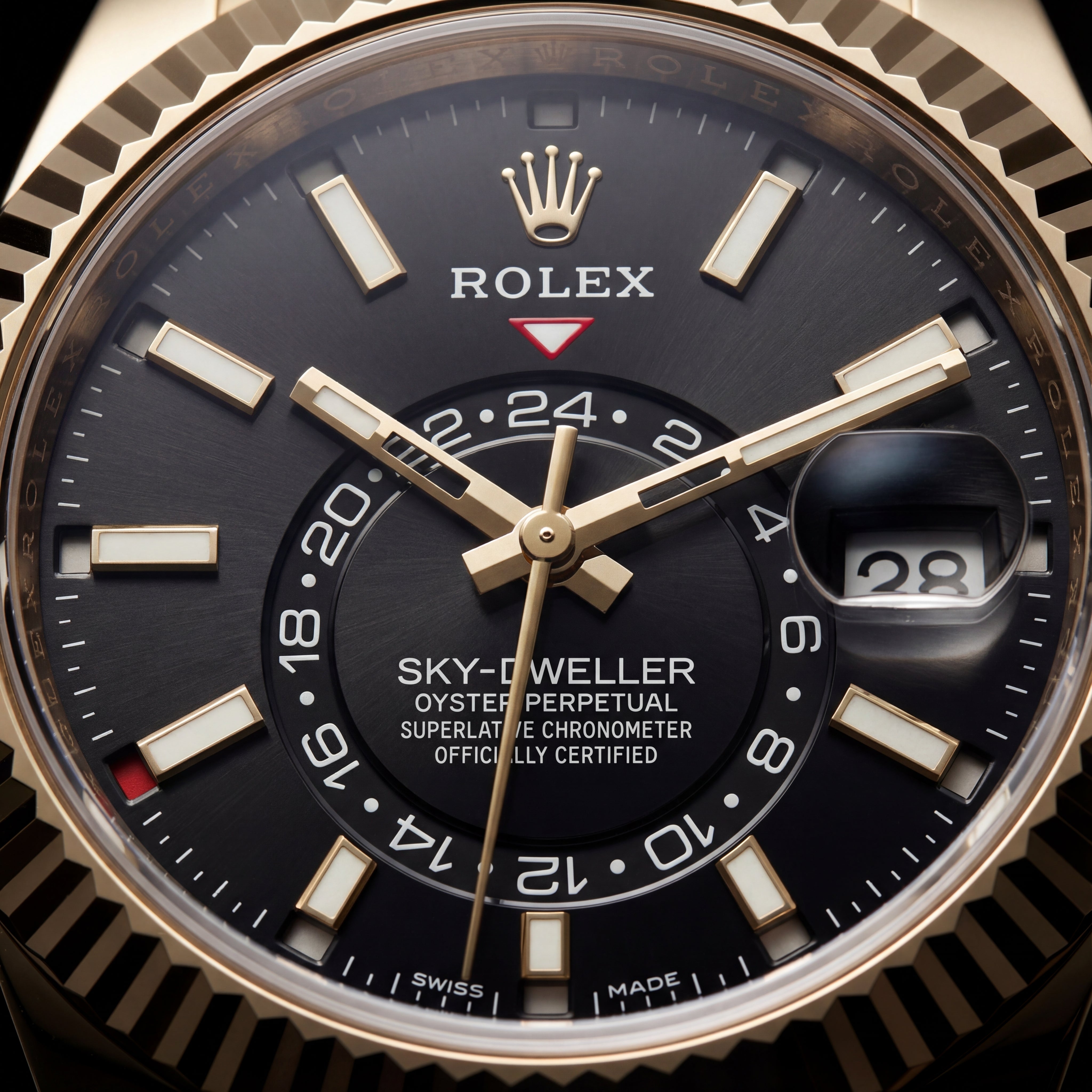 Black Dial Gold Fluted Bezel Luxury Men’s Watch with Rubber Strap