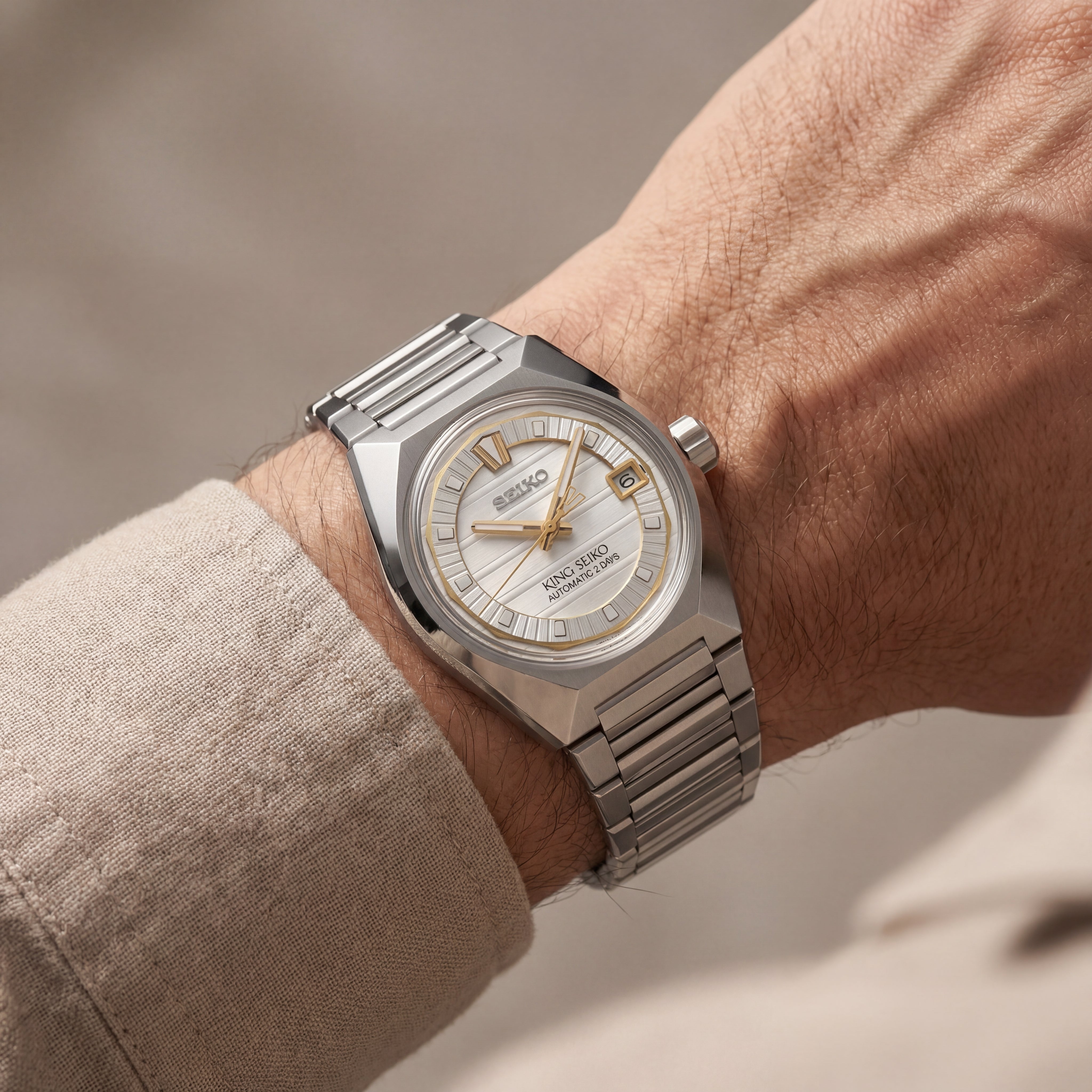 Classic Ice White Automatic Steel Watch – 3-Day Power Reserve