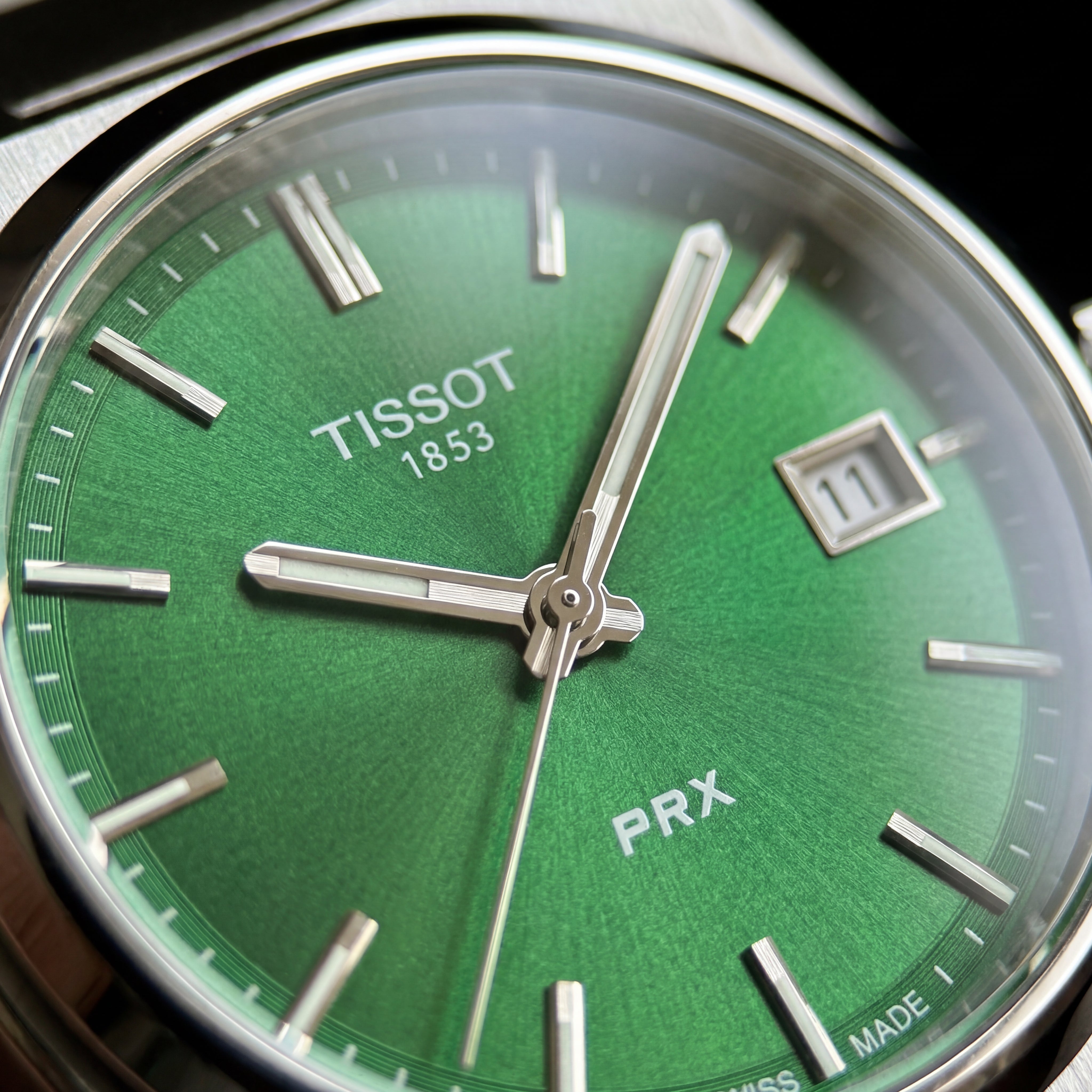 Stainless Steel Integrated Bracelet Green Dial Date Watch