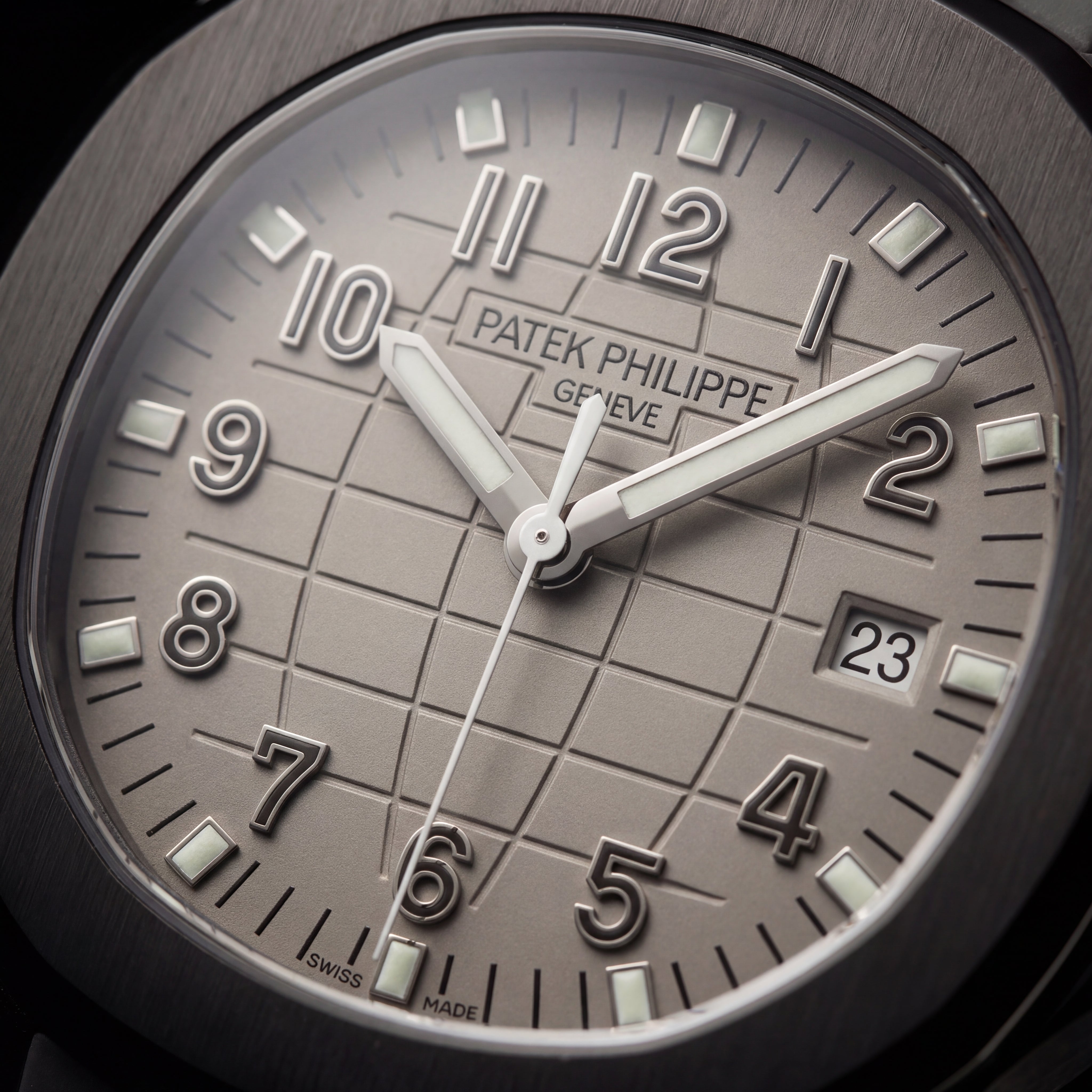 Luxury Grey Sport Watch Matte Black Steel Case Sand Textured Dial Grey Rubber Strap Premium Watch – Men