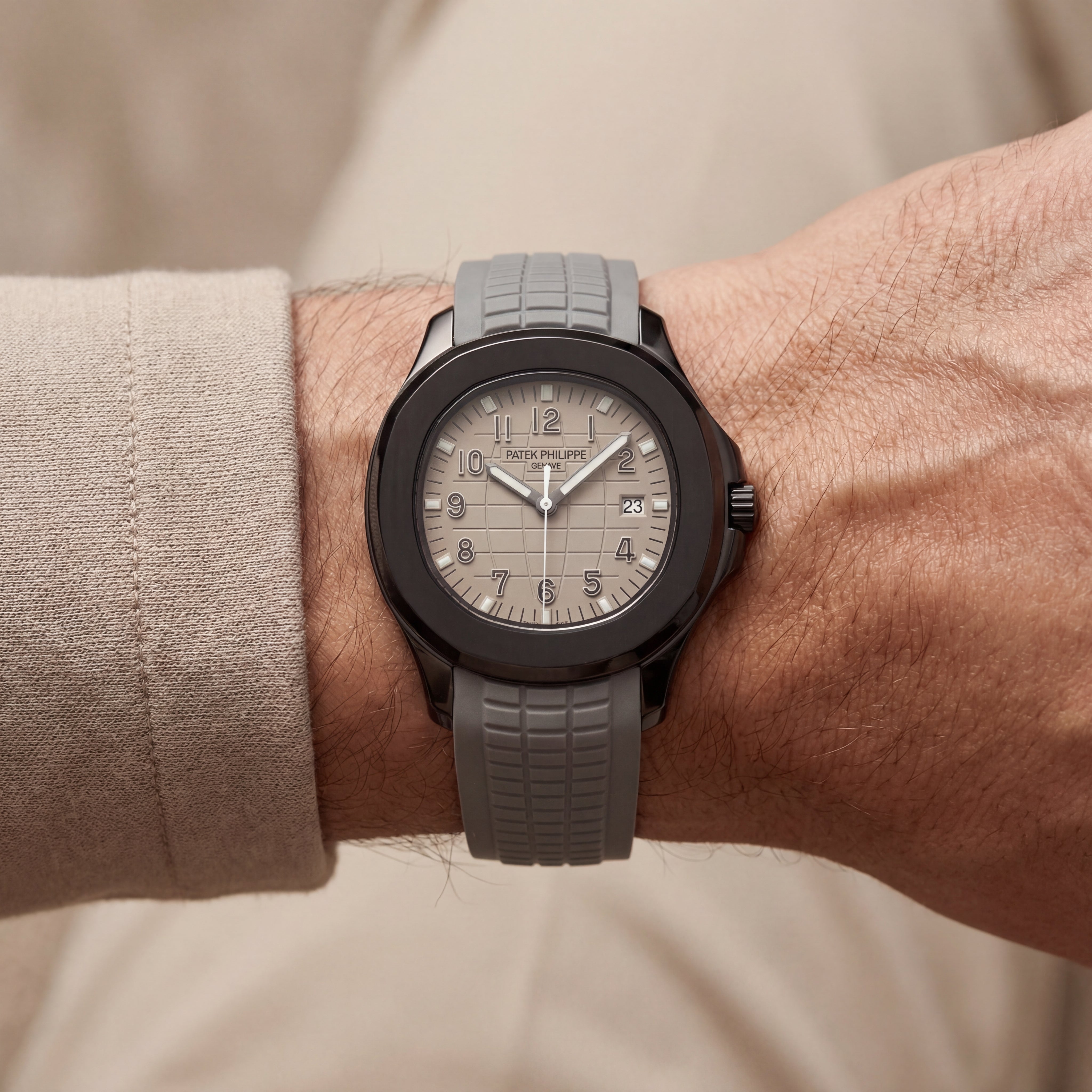 Luxury Grey Sport Watch Matte Black Steel Case Sand Textured Dial Grey Rubber Strap Premium Watch – Men