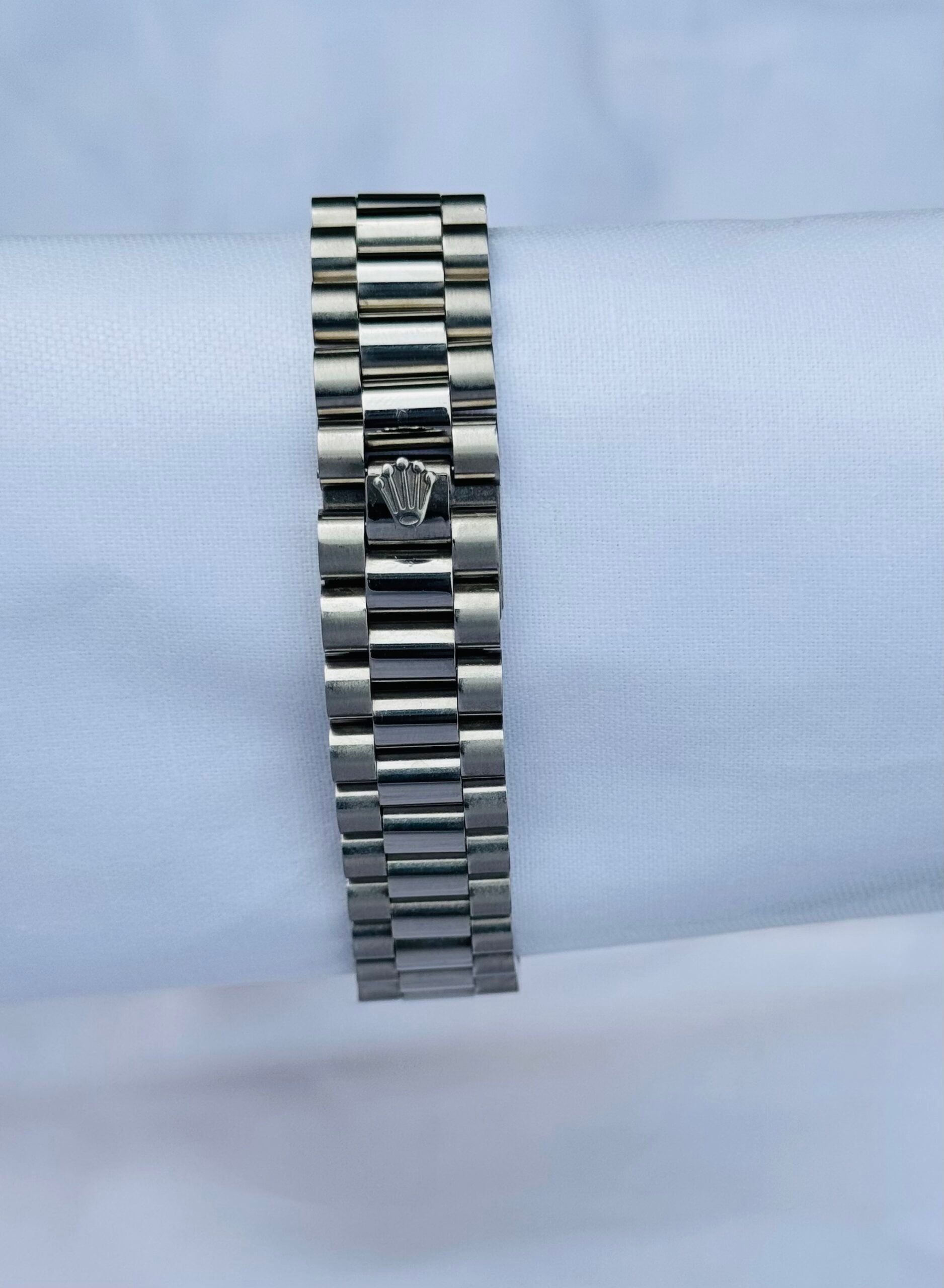 Premium Silver Luxury Watch Ice Silver Dial Diamond Style Hour Markers Fluted Bezel Jubilee Bracelet Classic Luxury Watch – Men